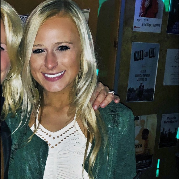 Meet your Posher, Madison - Picture 1 of 1